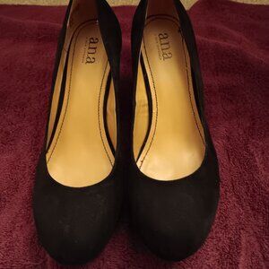 A.N.A. WOMEN’S BLACK FAUX-SUEDE WEDGE HEELS - SIZE 8